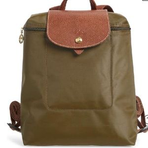 ‘Le PLIAGE’ BACKPACK -GREEN IN NEW KHAKI. BRAND NEW! NEVER USED!